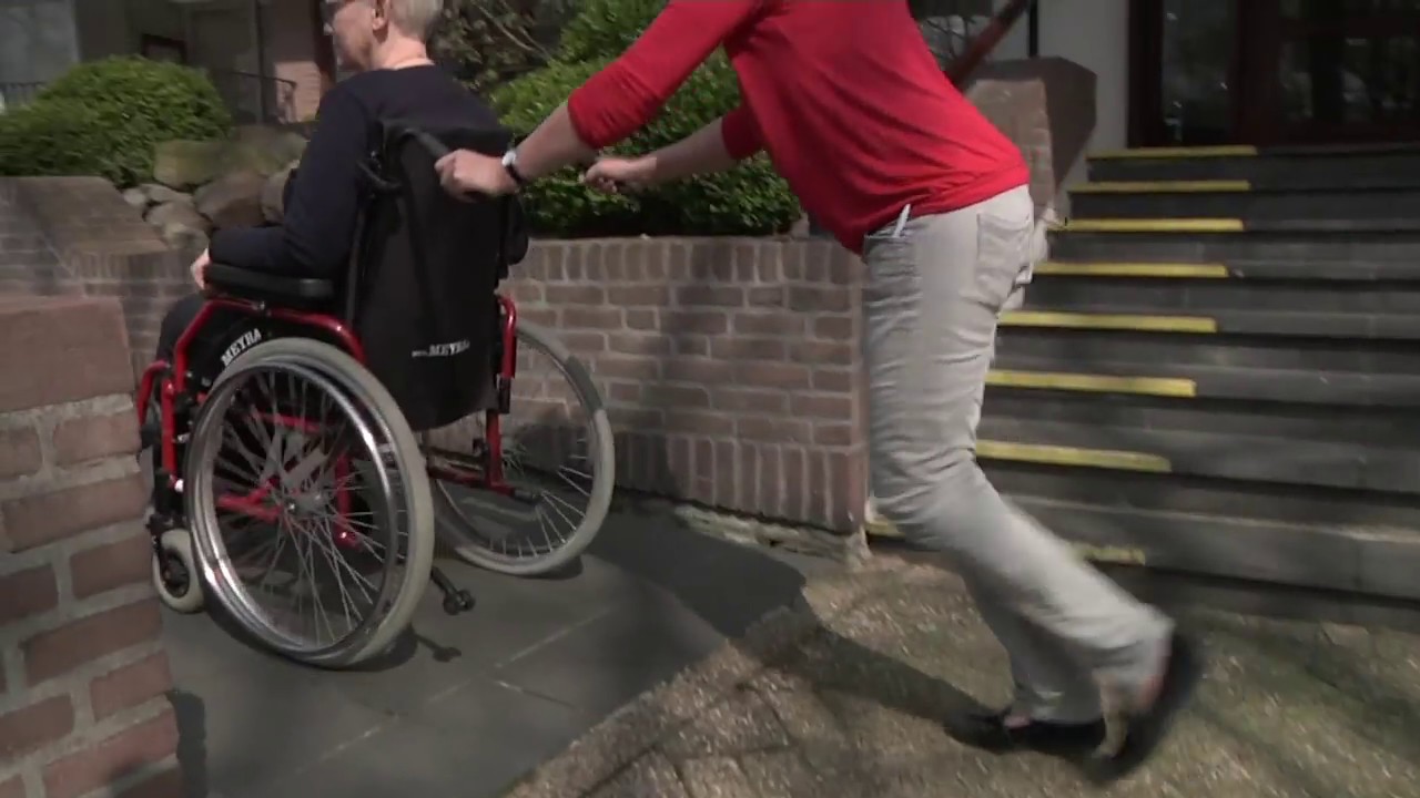 Hellingbaan met rolstoel