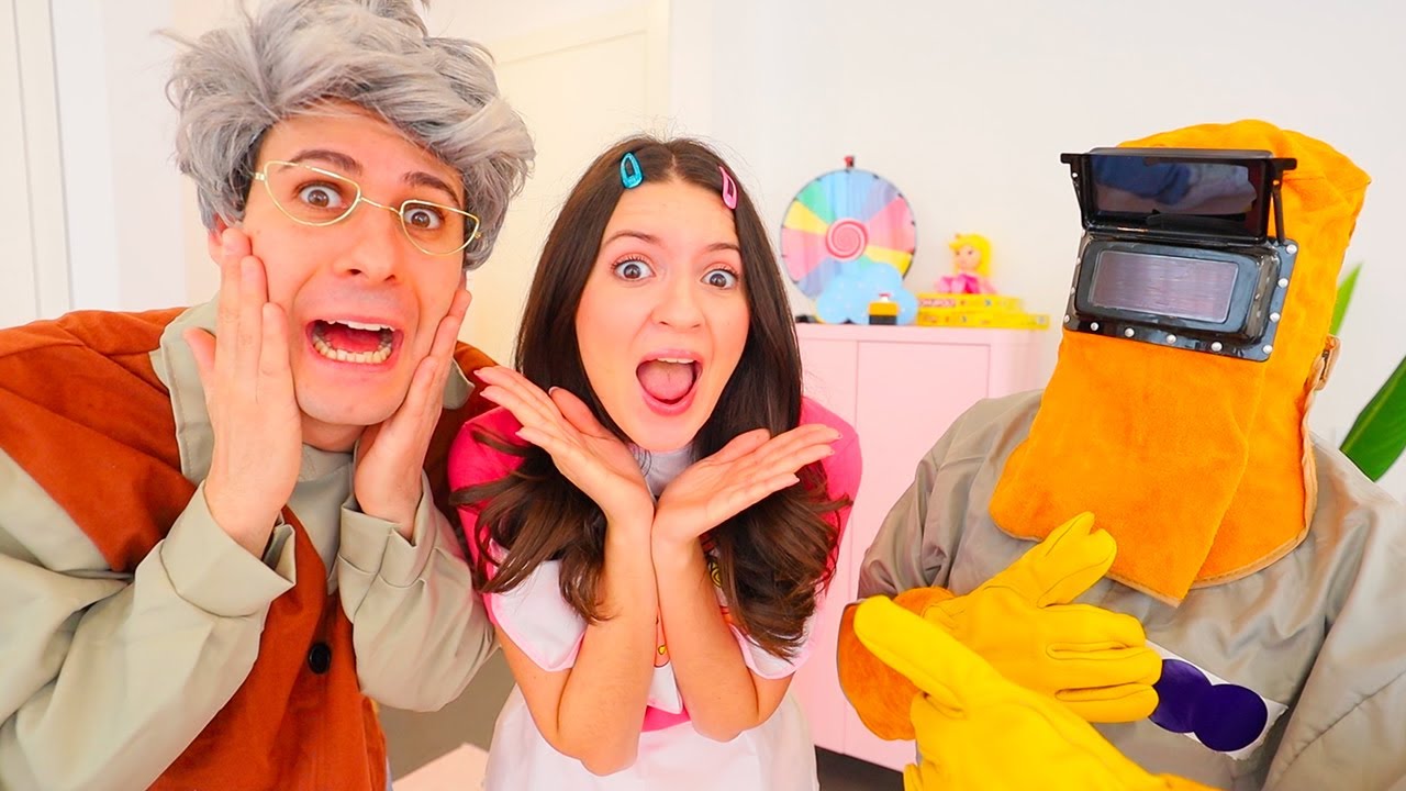 LUÌ SI FINGE NONNO E SOFÌ BAMBINA CON ELETTRO!!