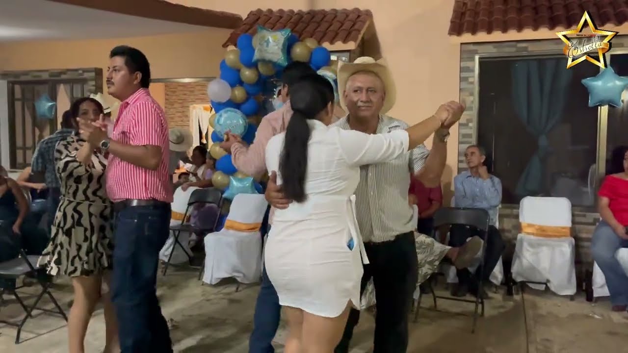 LAS MEJORES RANCHERAS Y CORRIDOS CON LA BANDA ESTRELLA 