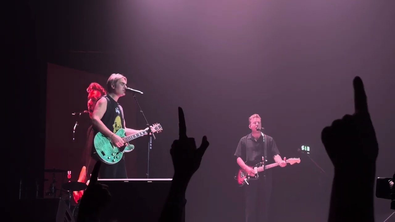 Busted Vs McFly - 3AM/Not Alone (Live at BP Pulse LIVE, Birmingham 16/09/2025)