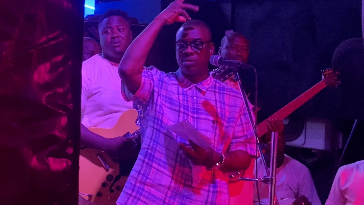SEE HOW WASIU AYINDE SHUTDOWN CLUB IN LAGOS 