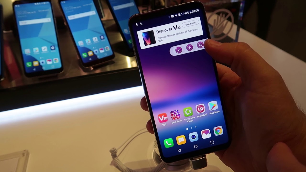 LG V30 Hands On - IFA 2017
