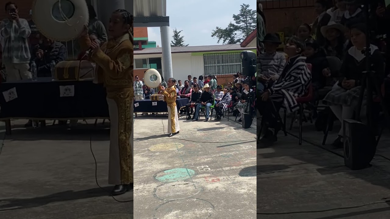 Cantando viva Mexico en mi escuelita de confianza💅👁️👄👁️#StayForever