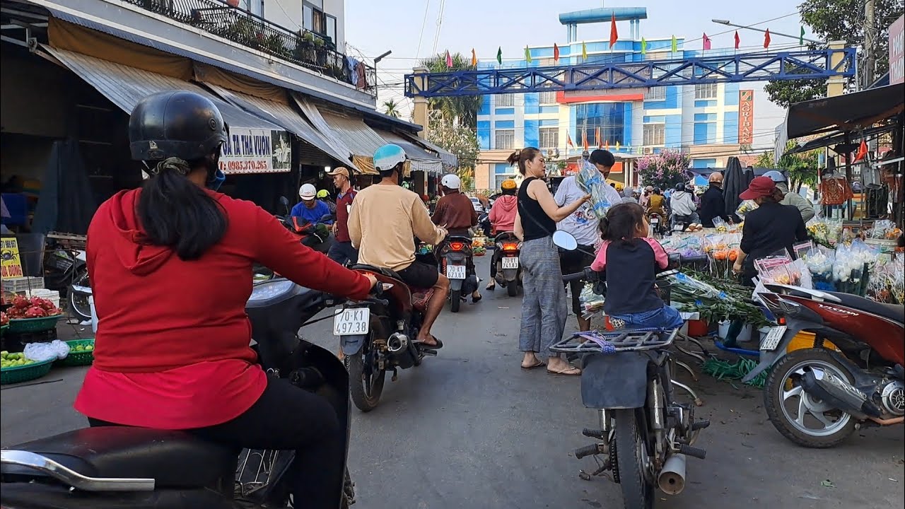 Chợ Đồng Ban Tân Châu đông đúc rộn ràng