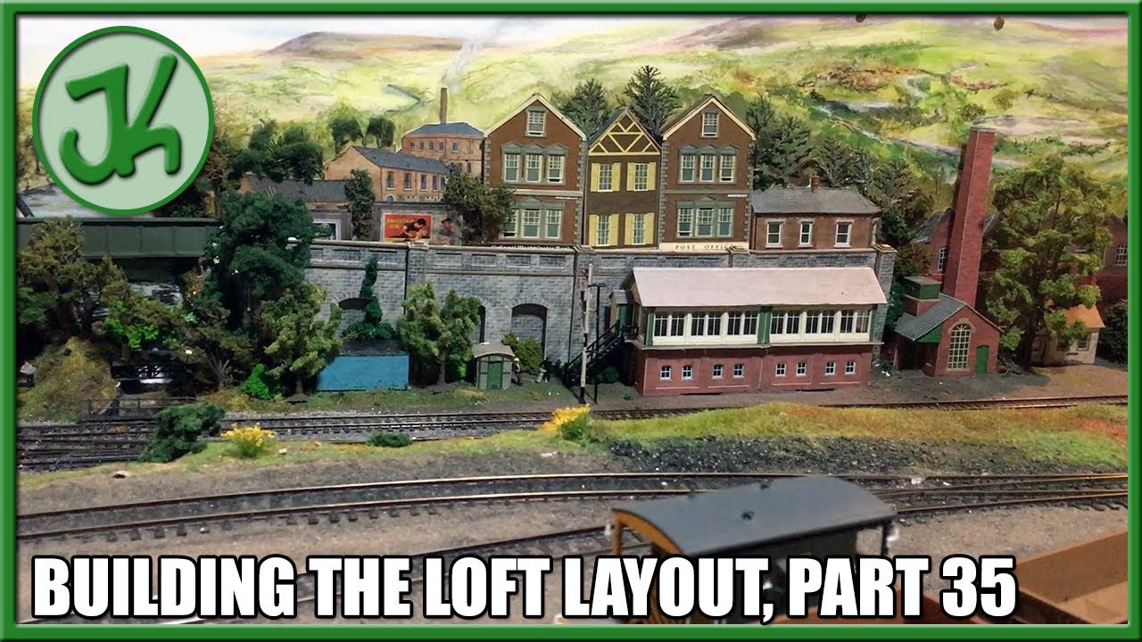 Adding An Amazing Backscene To My Model Railway - Building The Loft Layout, part 35