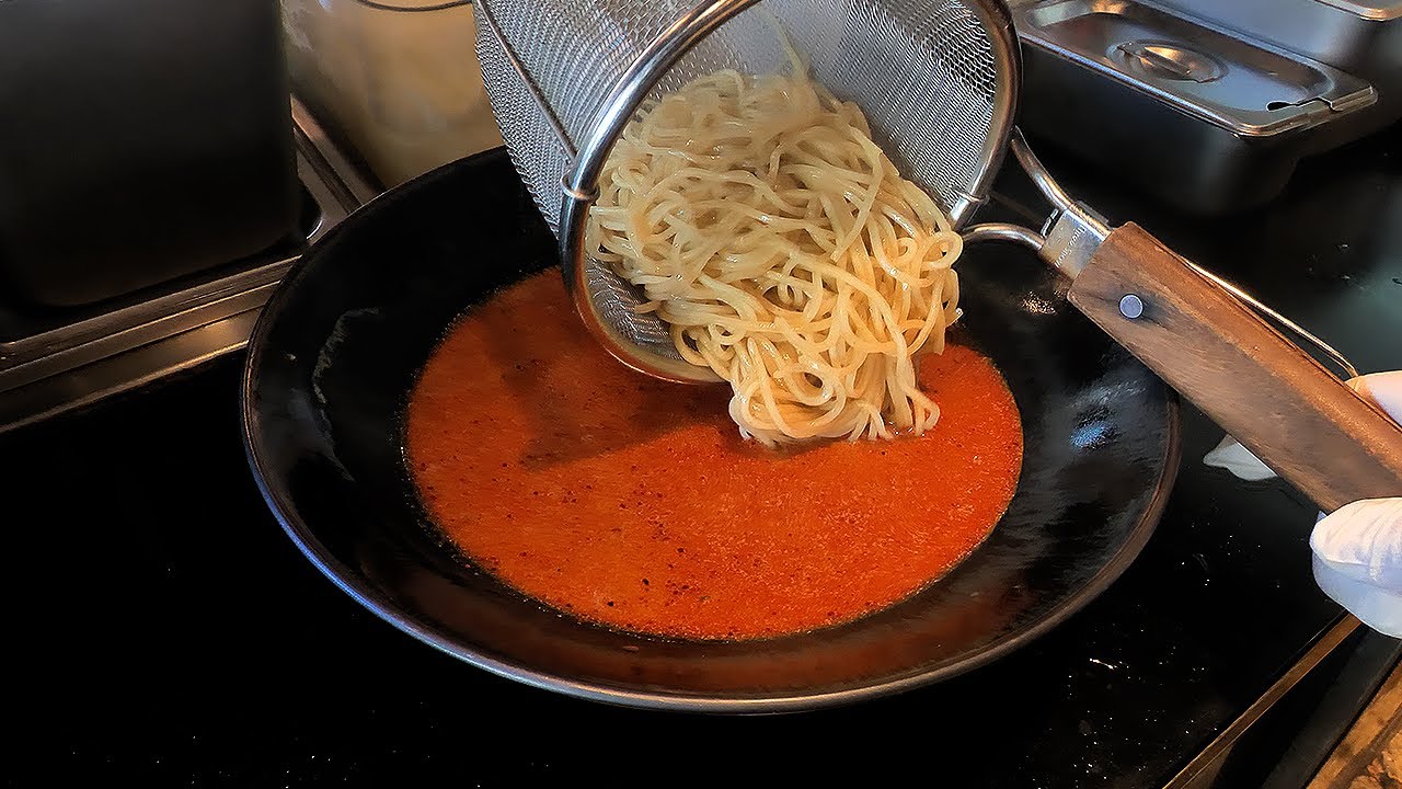 연남동 라멘집! 저녁 하루 10그릇 한정판매하는 일본식 탄탄멘 / Japanese style Dandan noodles that sells only 10 bowls a day
