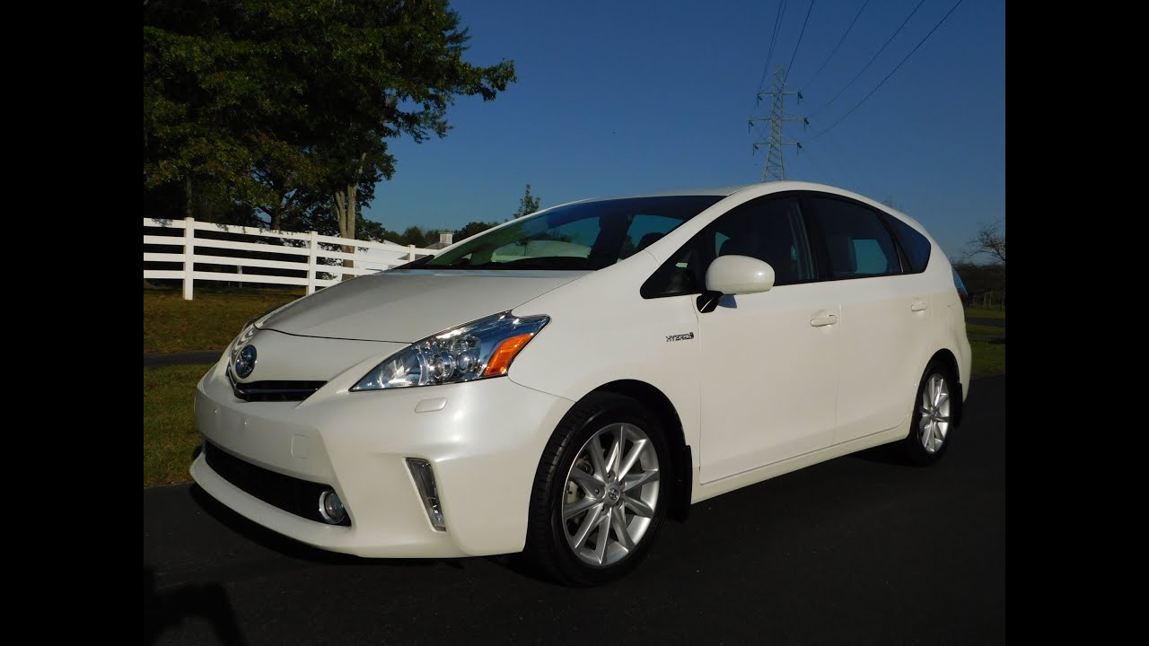 Toyota Prius V 
