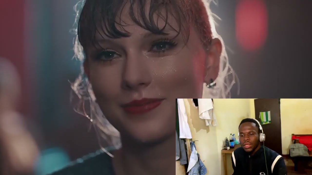 I MIGHT BE THE BIGGEST SWIFTIE !!