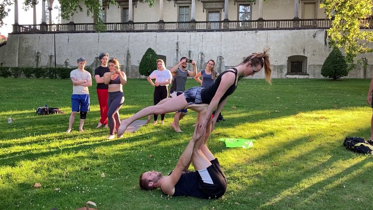 Acroyoga - Easy beginner flow
