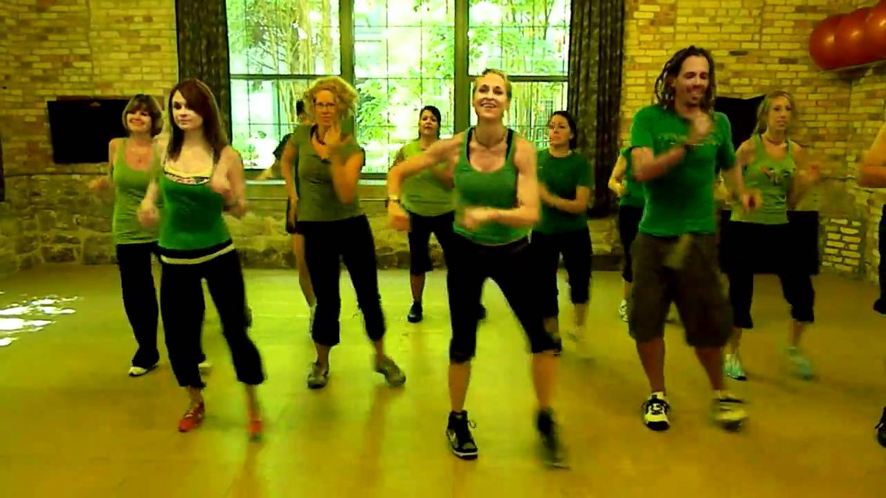 LA 33   La Pantera Mambo   ZUMBA Choreo by Tara