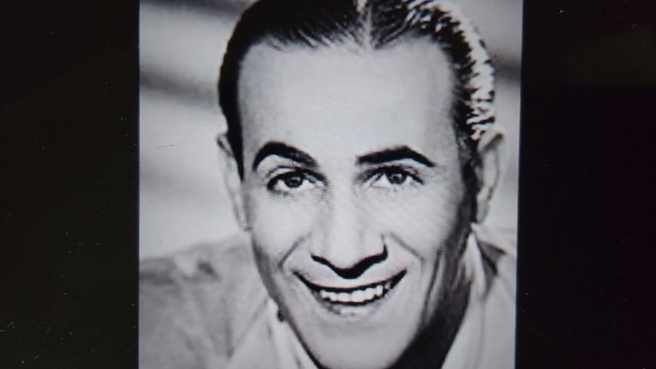 Tino Rossi ( constantin petit papa noel france French singer ) - In 500 words