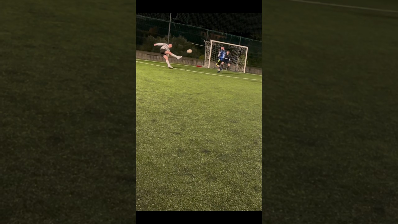 MEZZA ROVESCIATA🥲 #football #motivation #cr7 #thefutloc #amazing #cold #miss #shoot