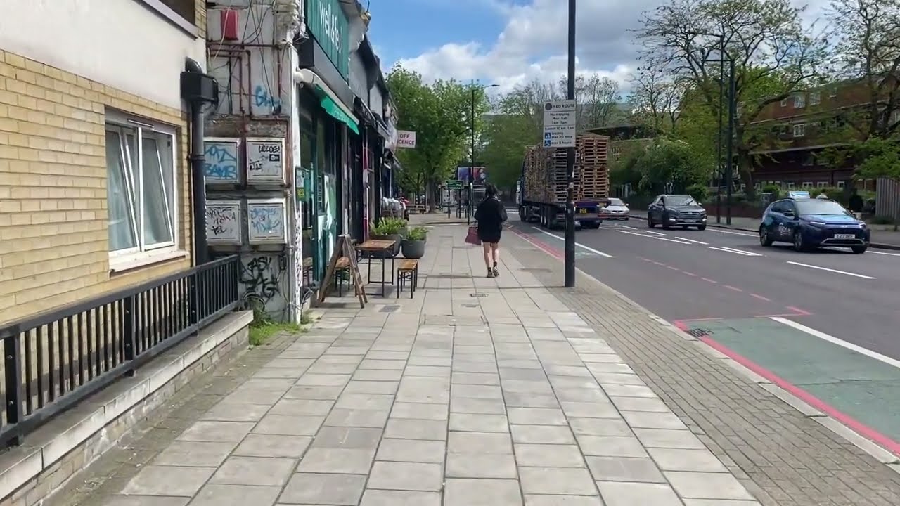 Queens Road Peckham Station 3 min to walk