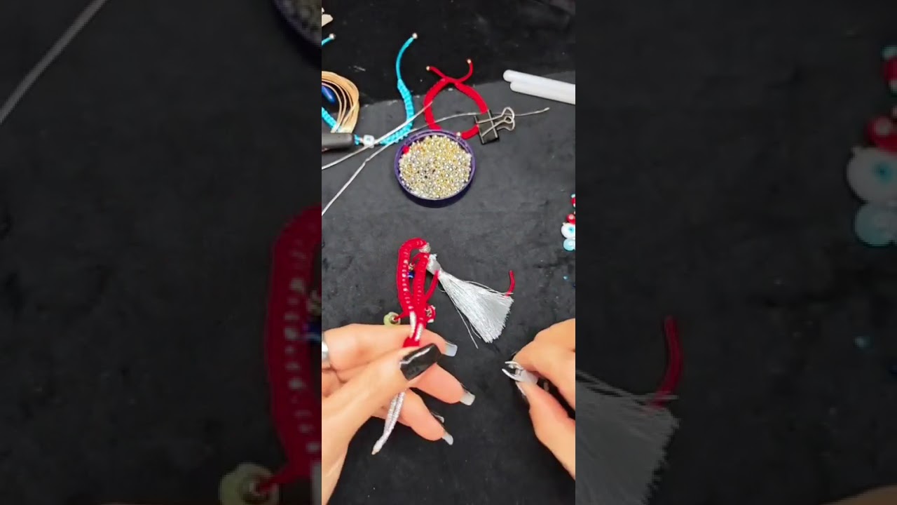 Realizando pulsera 