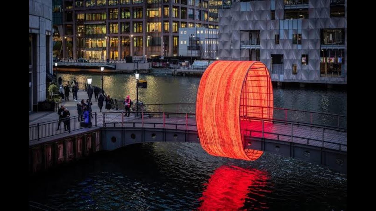London's Winter Lights: Exploring Canary Wharf's Hidden Architectural Illuminations