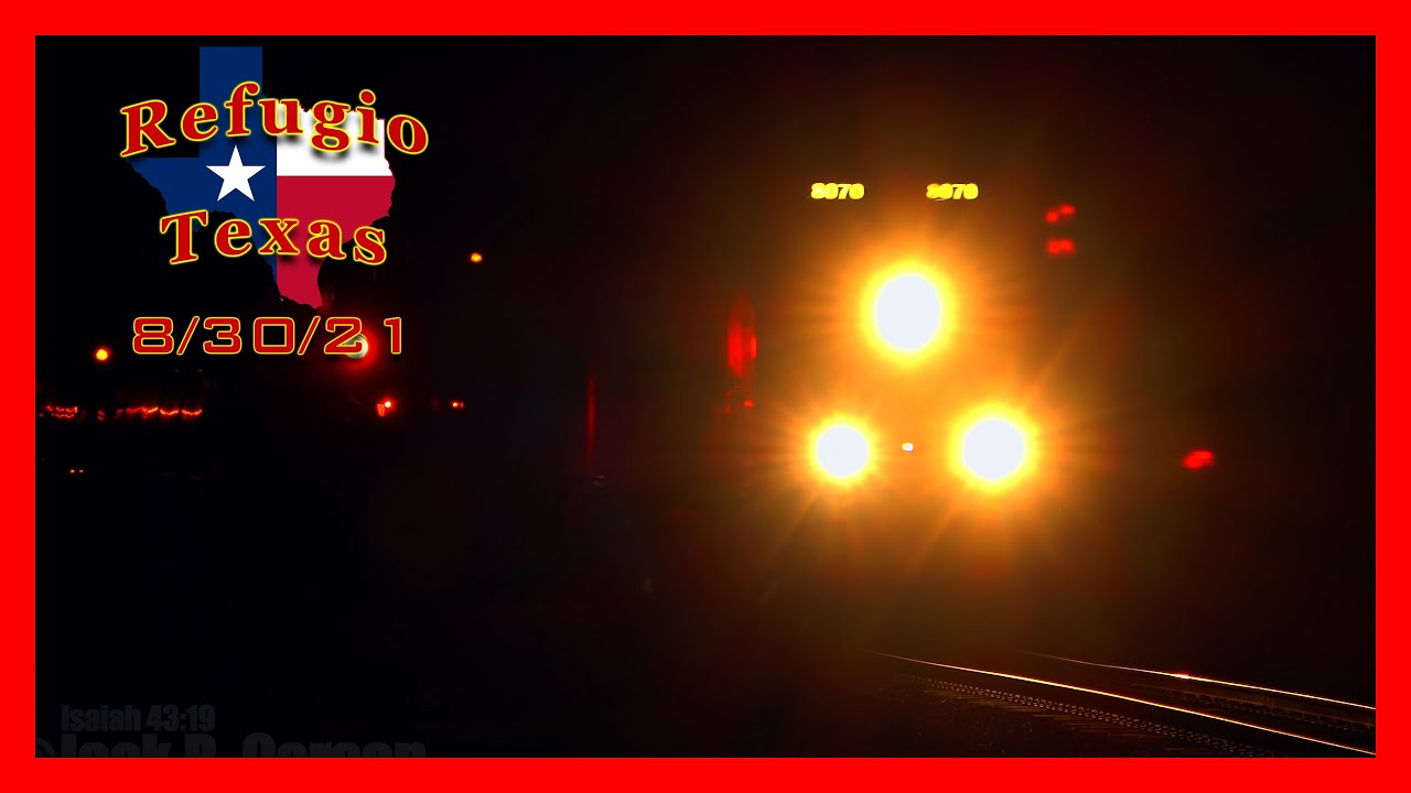 [4K 60fps] Nighttime Railfanning in Refugio, TX Feat K5HLB Horn show