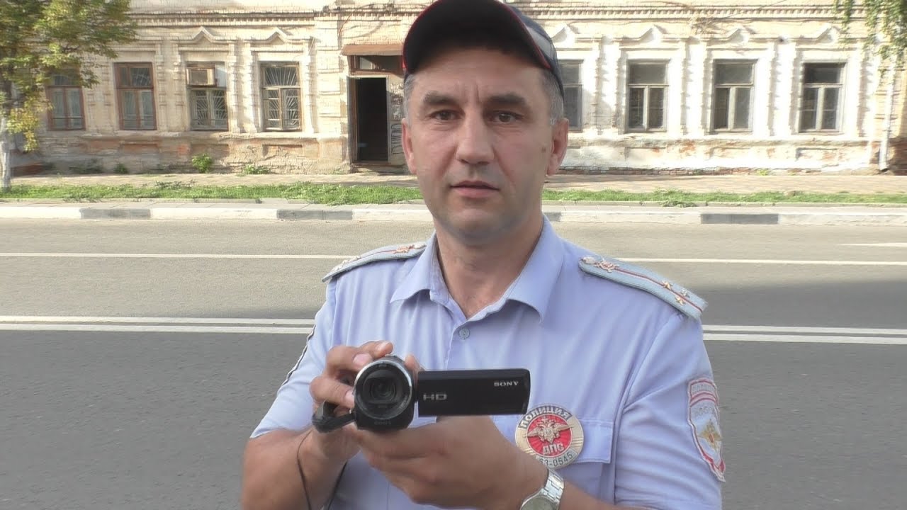 Наглый гаишник сбежал со штрафстоянки