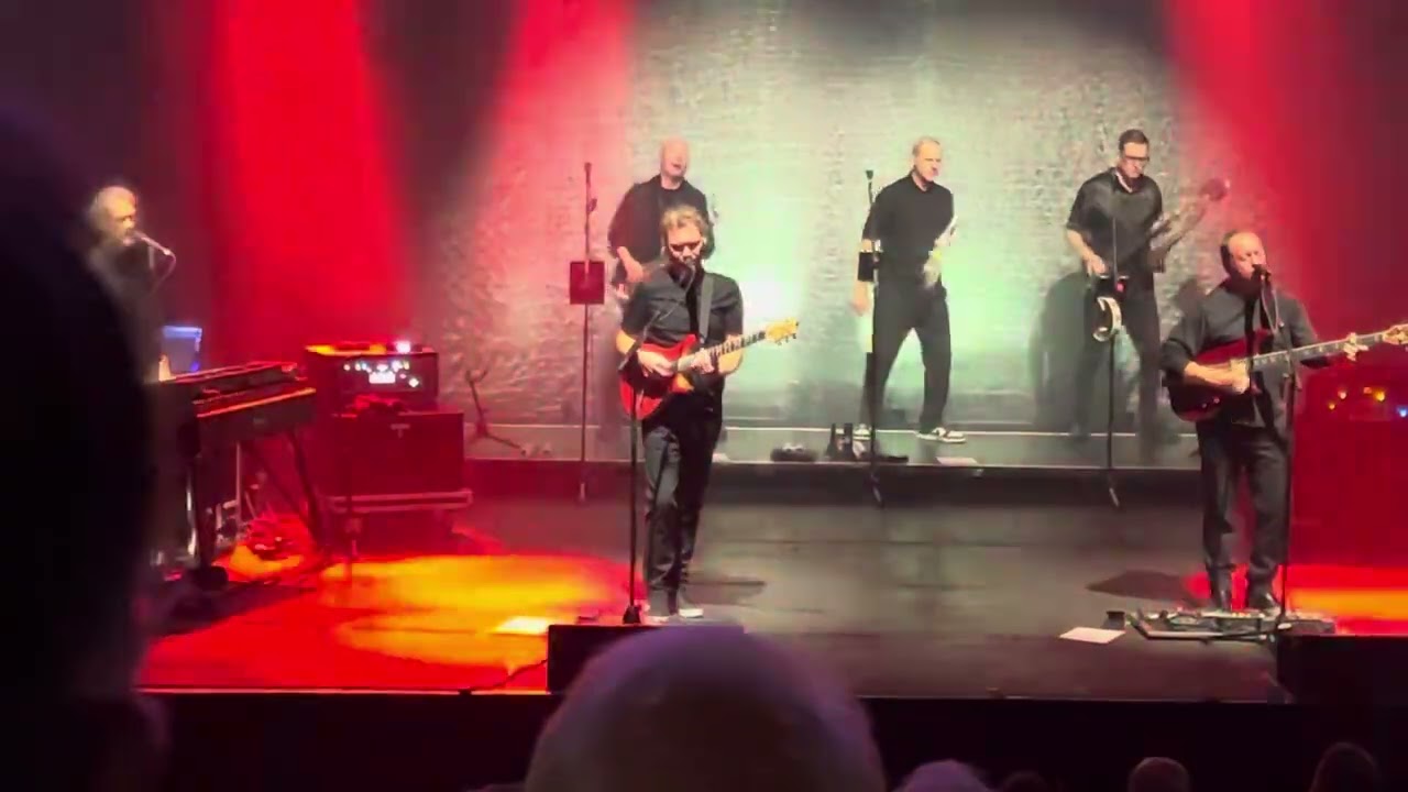 Level 42 - Lessons In Love. Live at York Barbican Centre. 24/9/2025. #livemusic #jazzfunk #level42 