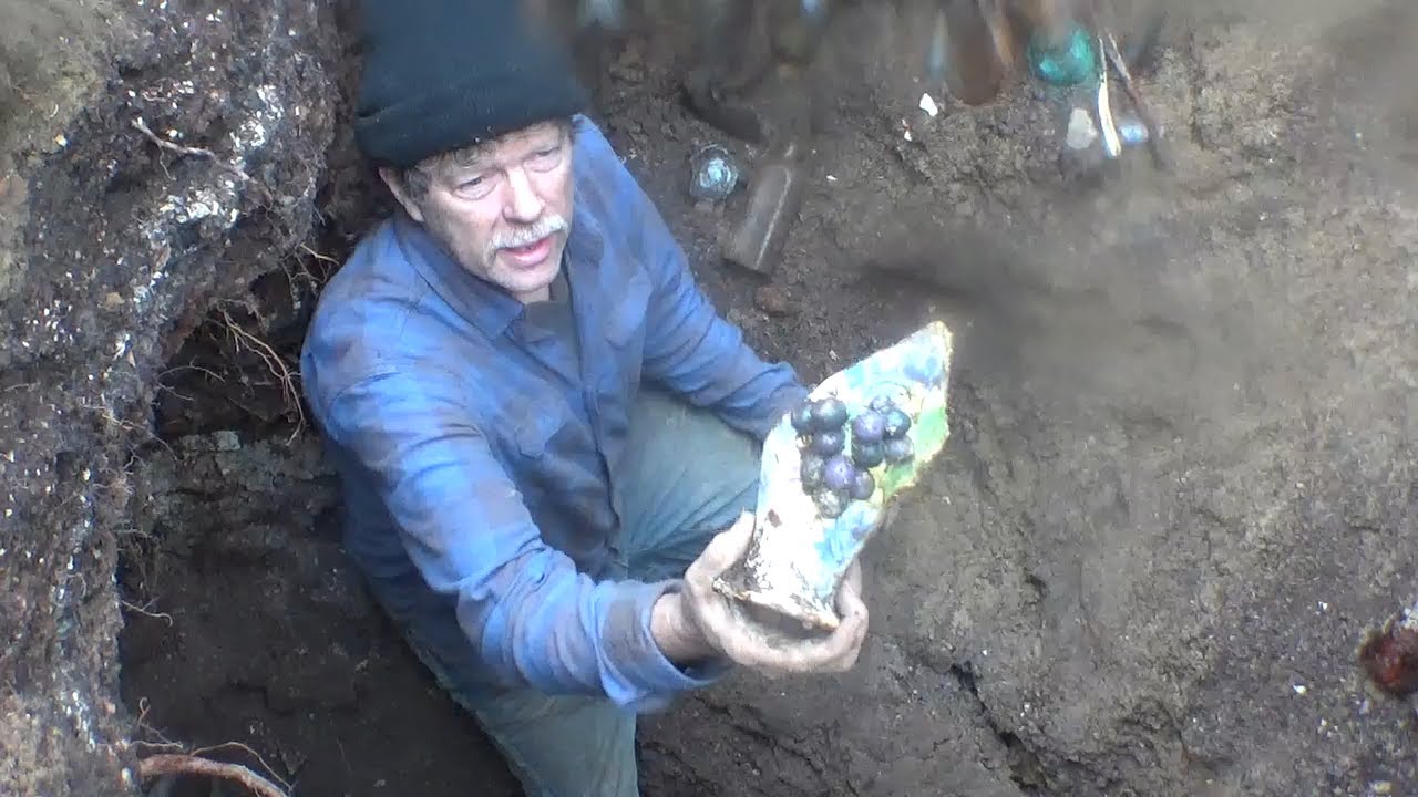 Bottle Digging At the Dump with Pontil Paul (Part 2)