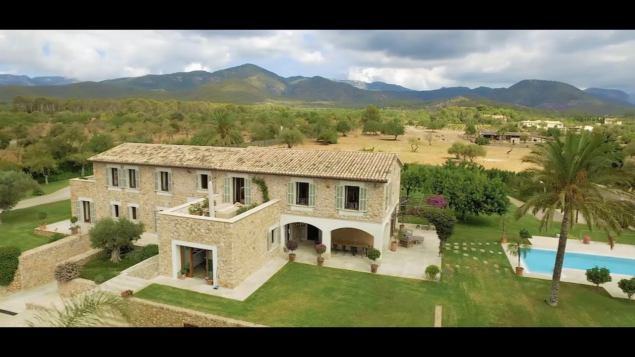 Magnificent country mansion with guest cottage and mountain views in Santa Maria del Cami
