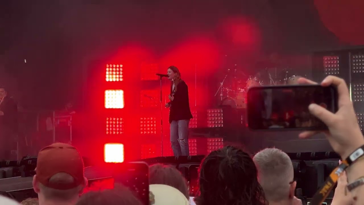GIRL IN RED | WE FELL IN LOVE IN OCTOBER | NOS ALIVE
