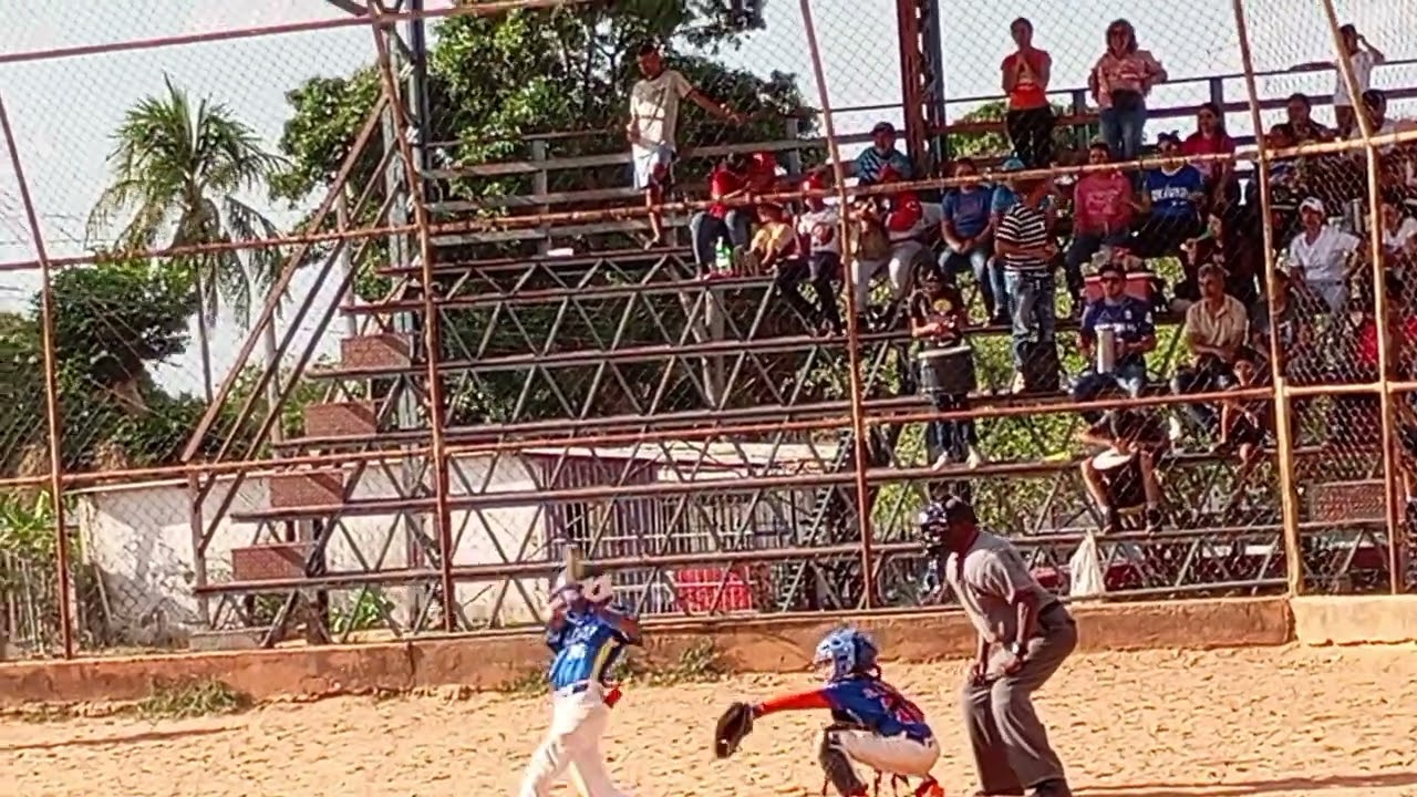 Ronny Torres Jr. Jugador de la EBM Tiburones de Los Próceres. Eliminatorias Parroquiales 2026.