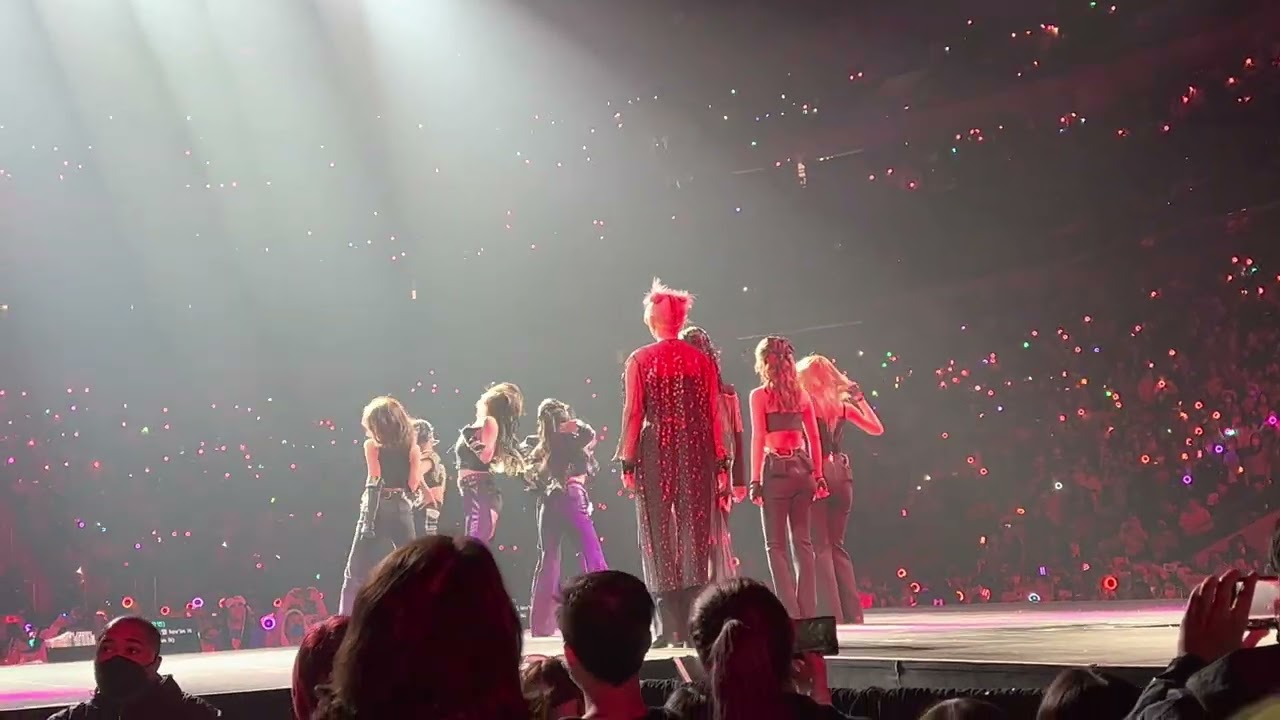 TWICE(트와이스) ESPRESSO | 4th WORLD TOUR III | New York | Day 2 [FANCAM] 220227