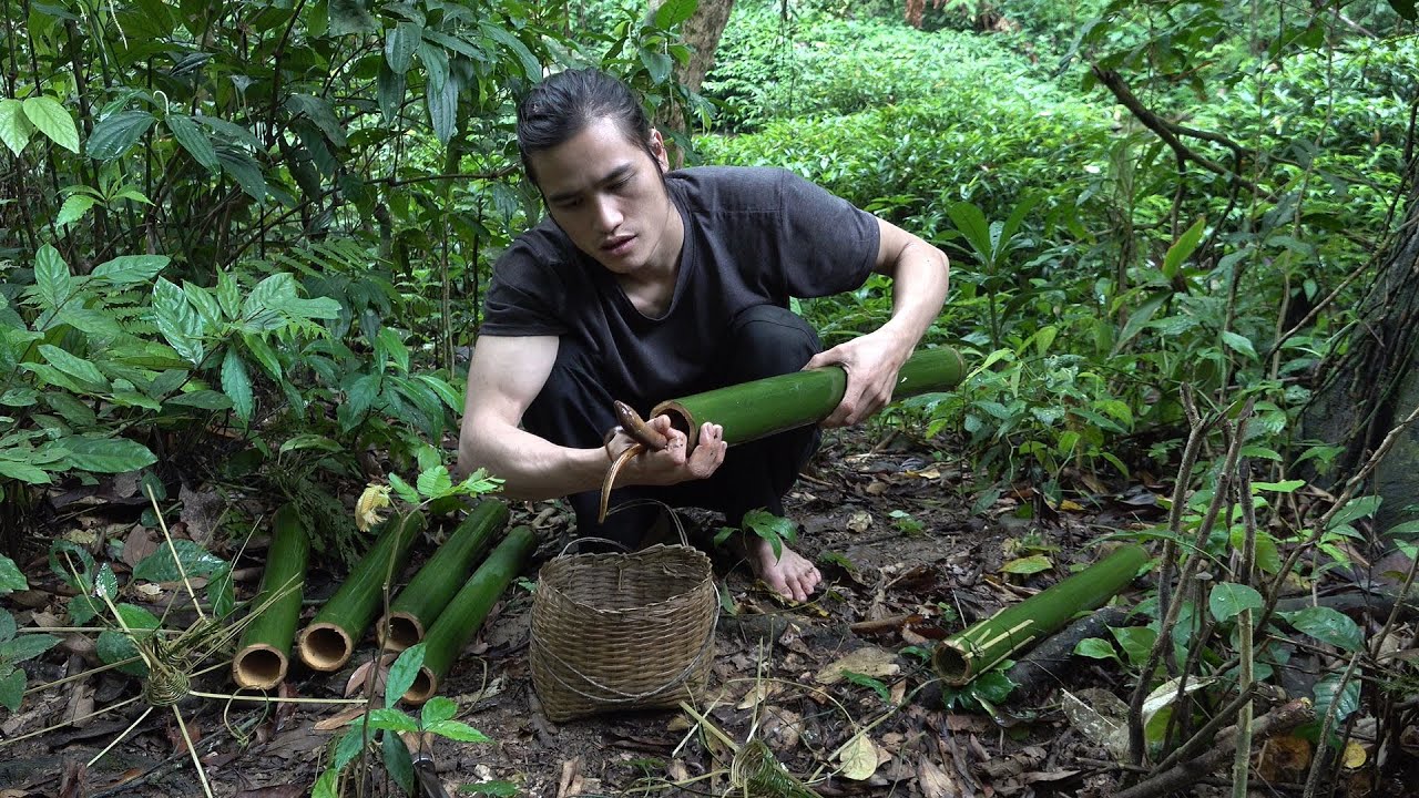 A lot of food in the stream - 2 years of survival in the rainforest - episode 37