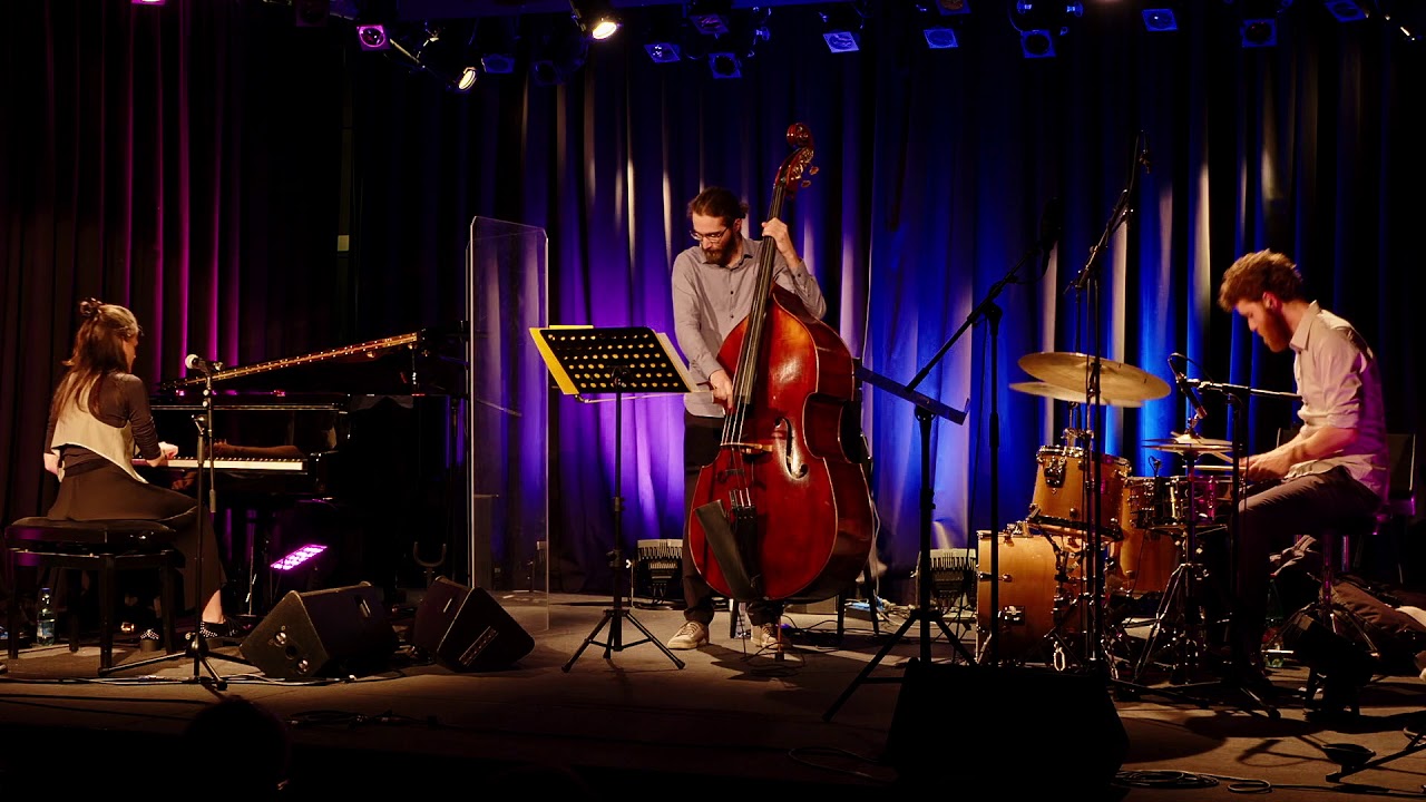 Elo (E. Gon&ccedil;alves) - Elo&aacute; Gon&ccedil;alves TRIO live at Jazzwerkstatt 2019