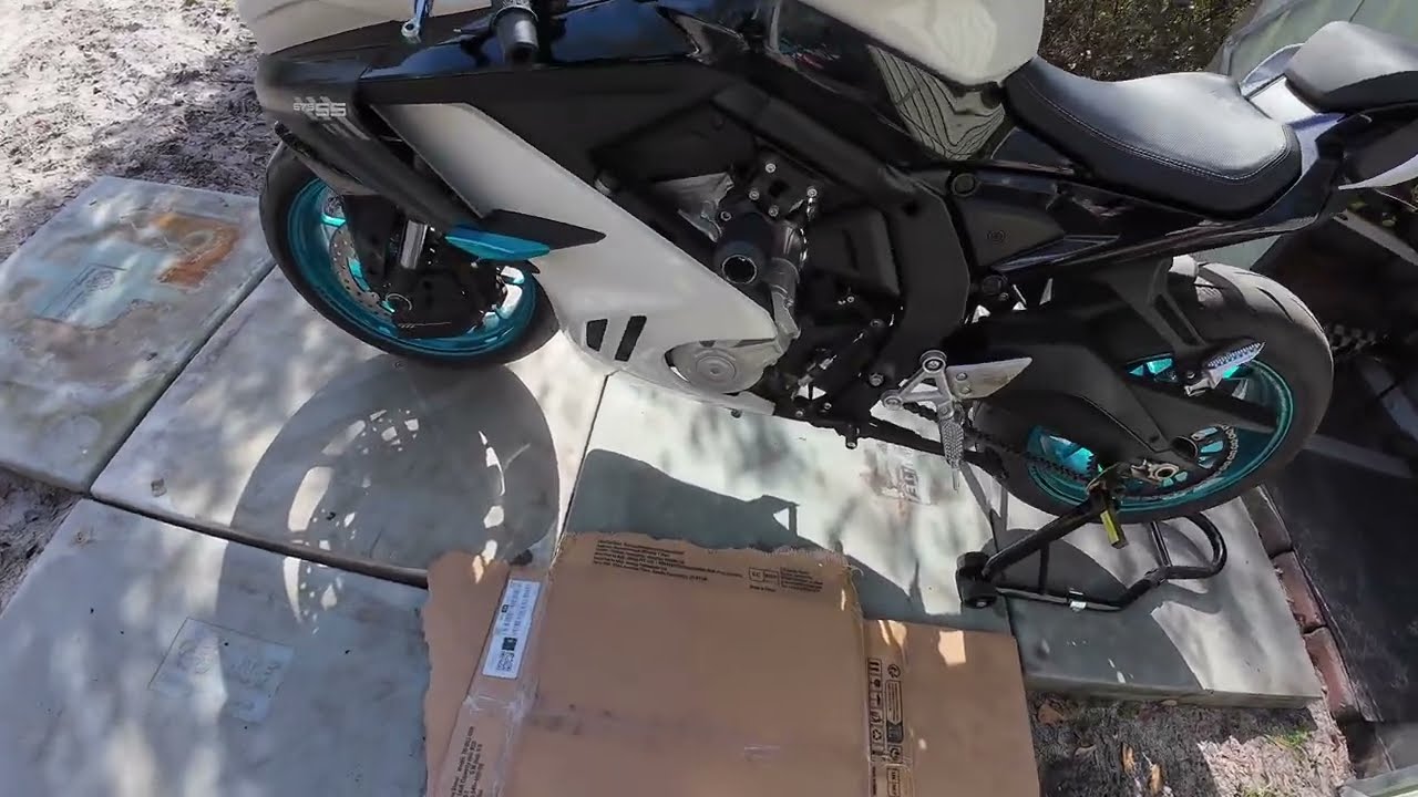 Замена масла и фильтра на CFMoto 675SS