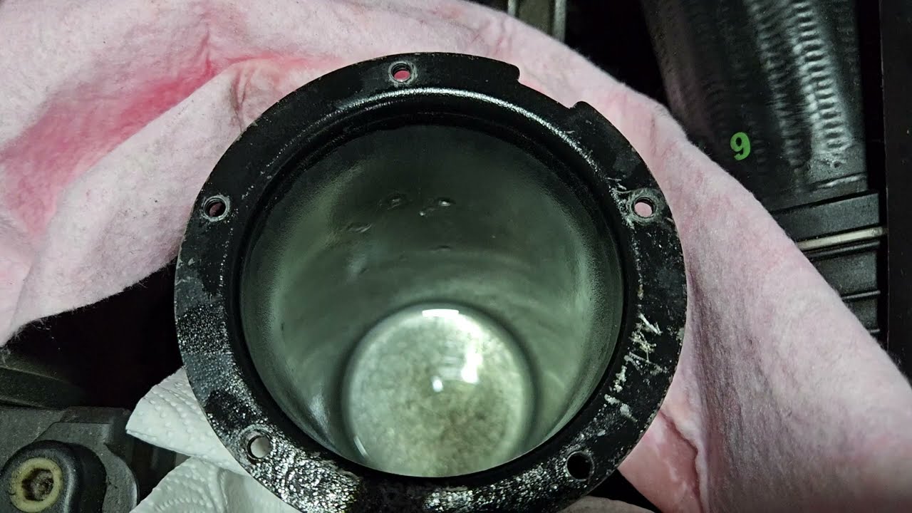 Jak wymienić filtr paliwa w VW Passat B6. Prosto i łatwo.