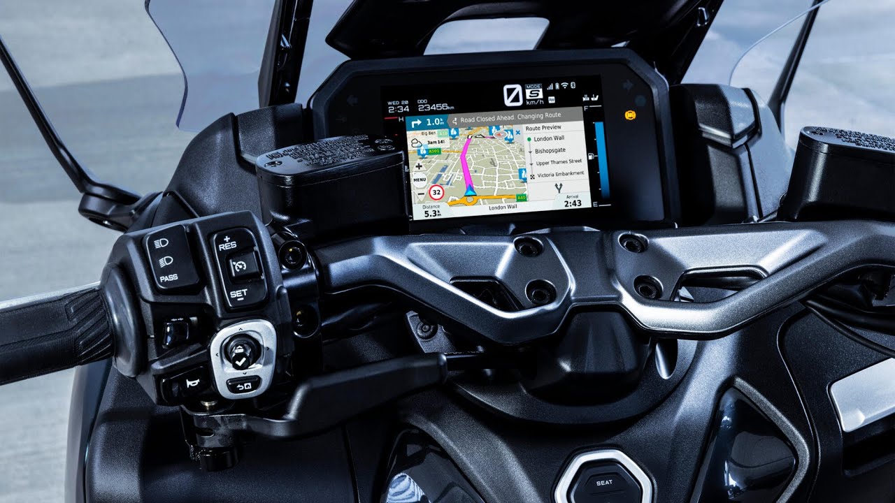 On d&eacute;couvre le compteur du nouveau TMAX 2022 ! - YAM PARIS 15