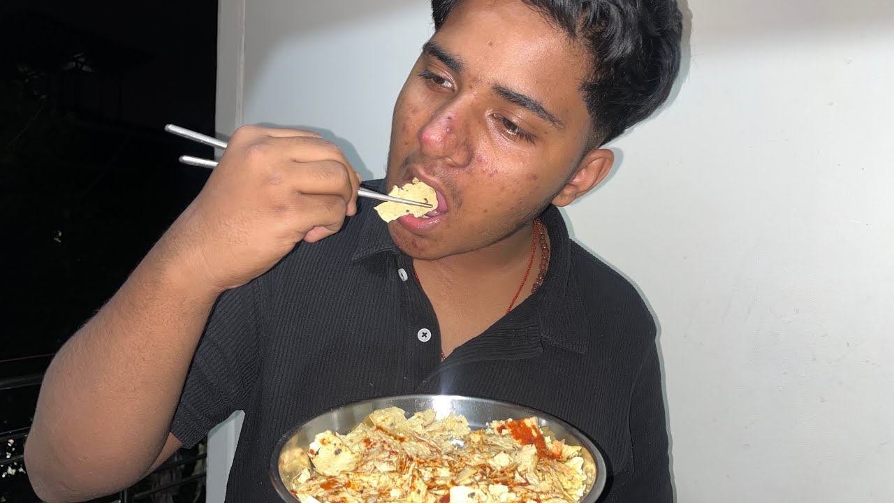 Chopsticks 🥢 ke sath kon papad Khata Hai 😱🤣🤣￼