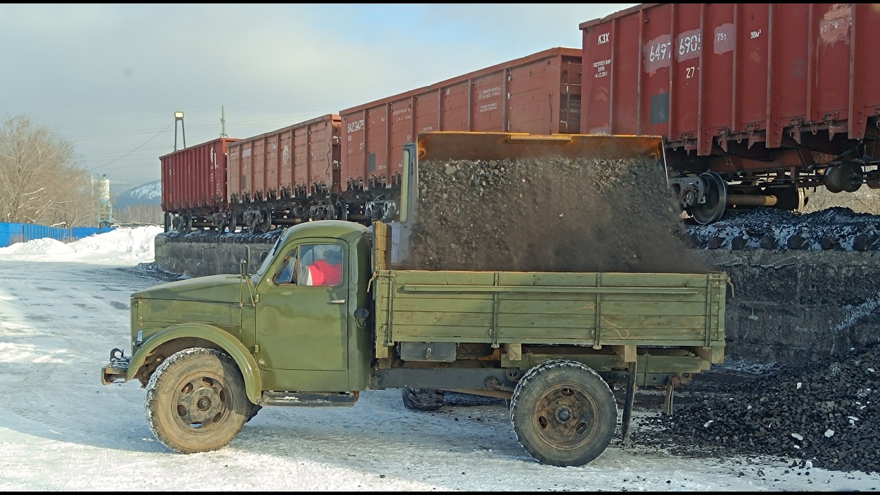 Доставка угля. ГАЗ51 в идеальном состоянии.