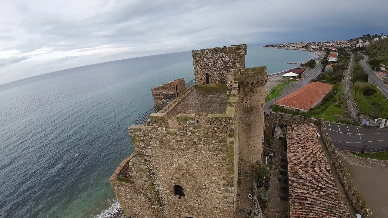 Roseto Capo Spulico in una piovosa giornata invernale
