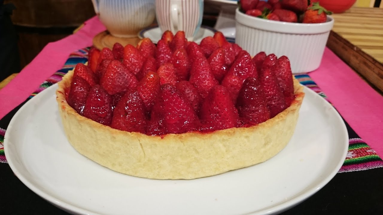 Tarta de frutillas con cremas pastelera y chantilly