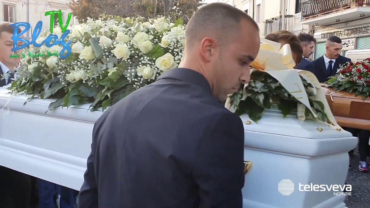 ORTA NOVA | L’ultimo saluto alla famiglia di Ciro Curcelli, l’agente che ha ucciso moglie e figlie