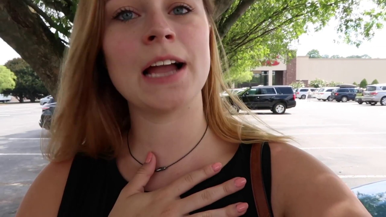 8.17.17 Vlog// Piercing My Tragus!!