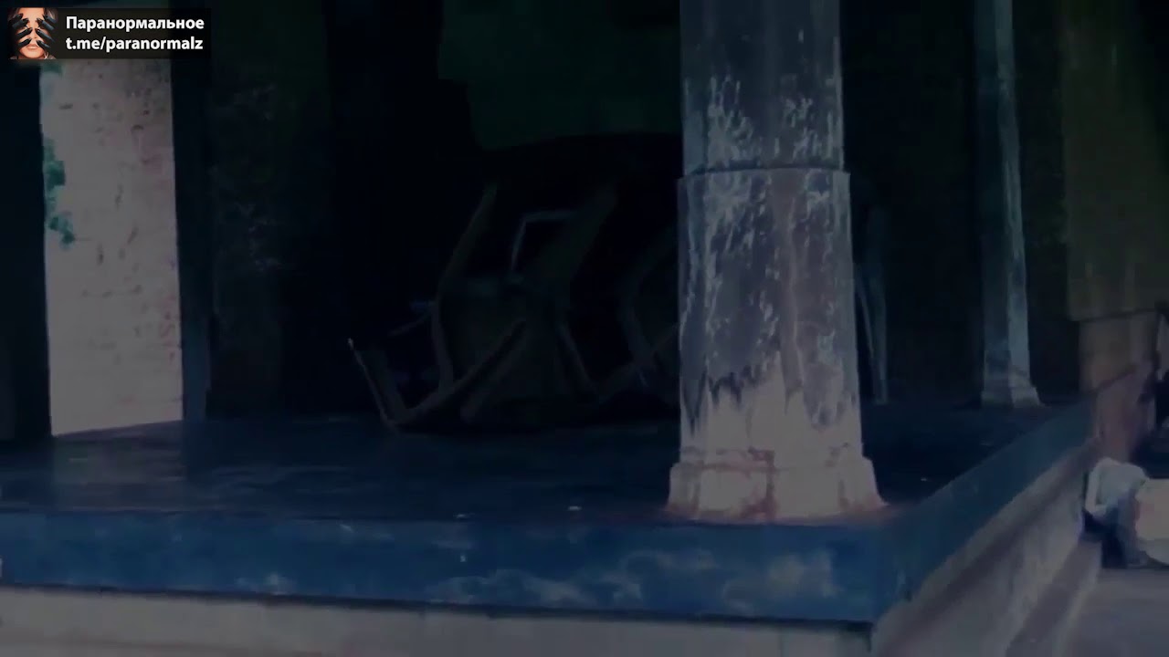 A Ghost in an abandoned building haunts and frightens people Призрак в заброшке наводит страх