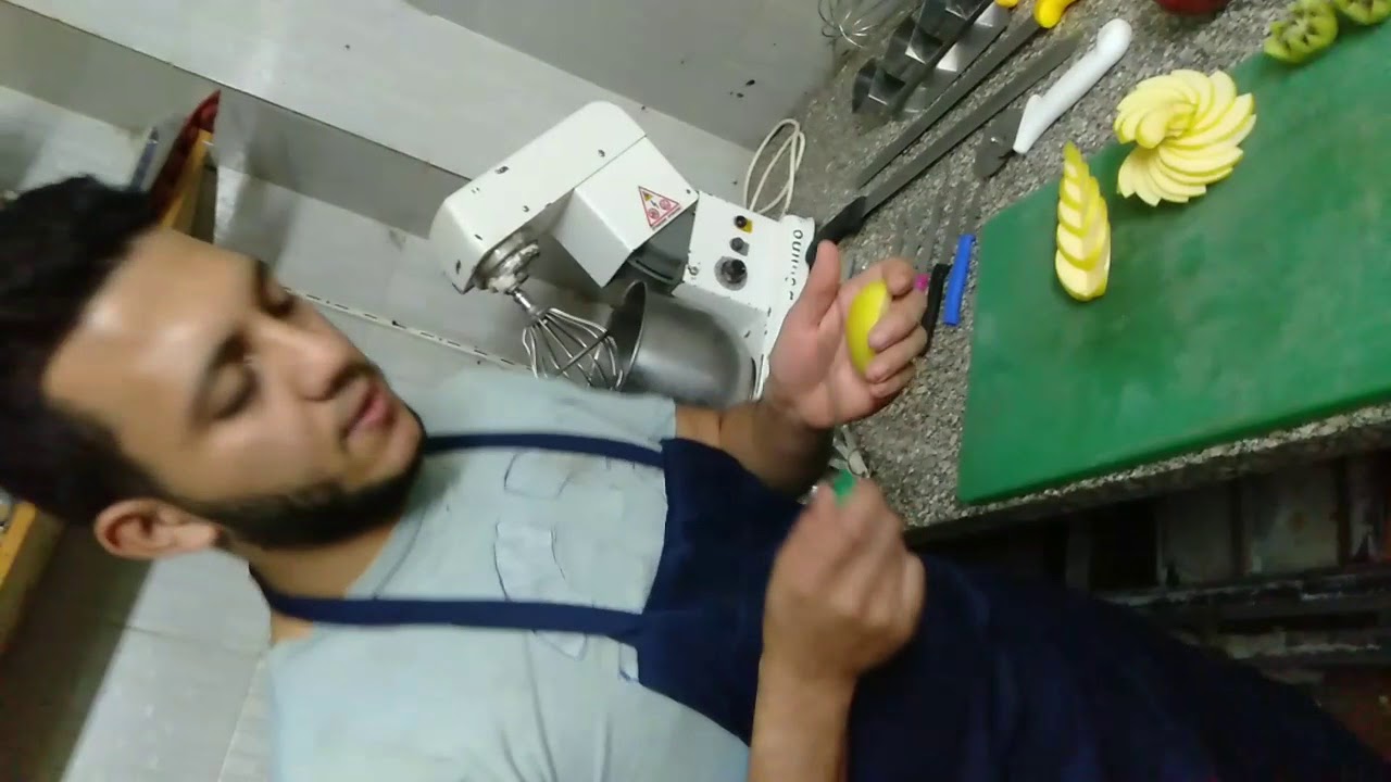 كيفية تشكيل فاكهة لتزيين التورت مع الشيف مجدي عفيفي_#بيت ميجو للحلويات
