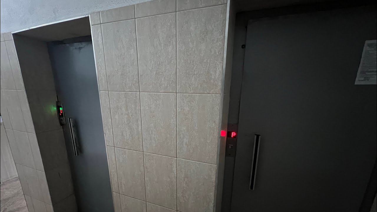 2x Old Modernised IFMA Traction Elevators@Bulevardul 1 Decembrie 1918 Nr.33 Bl.M7, Alba Iulia, Ro