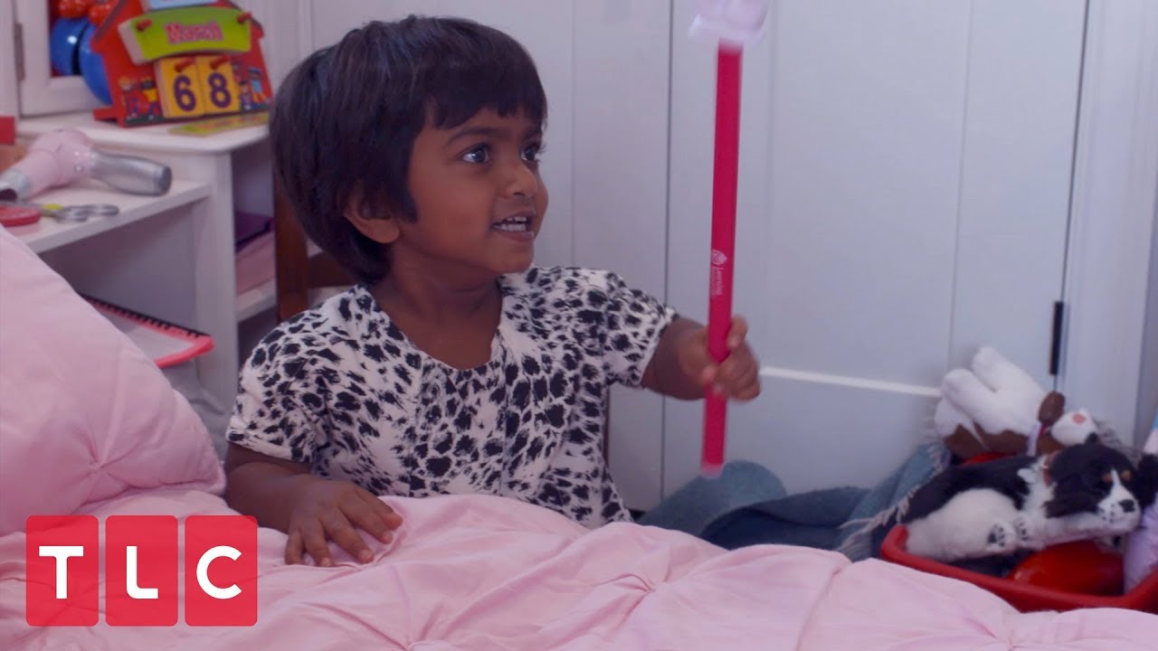 Zoe and Will Show The Grandparents Their New Rooms | The Little Couple