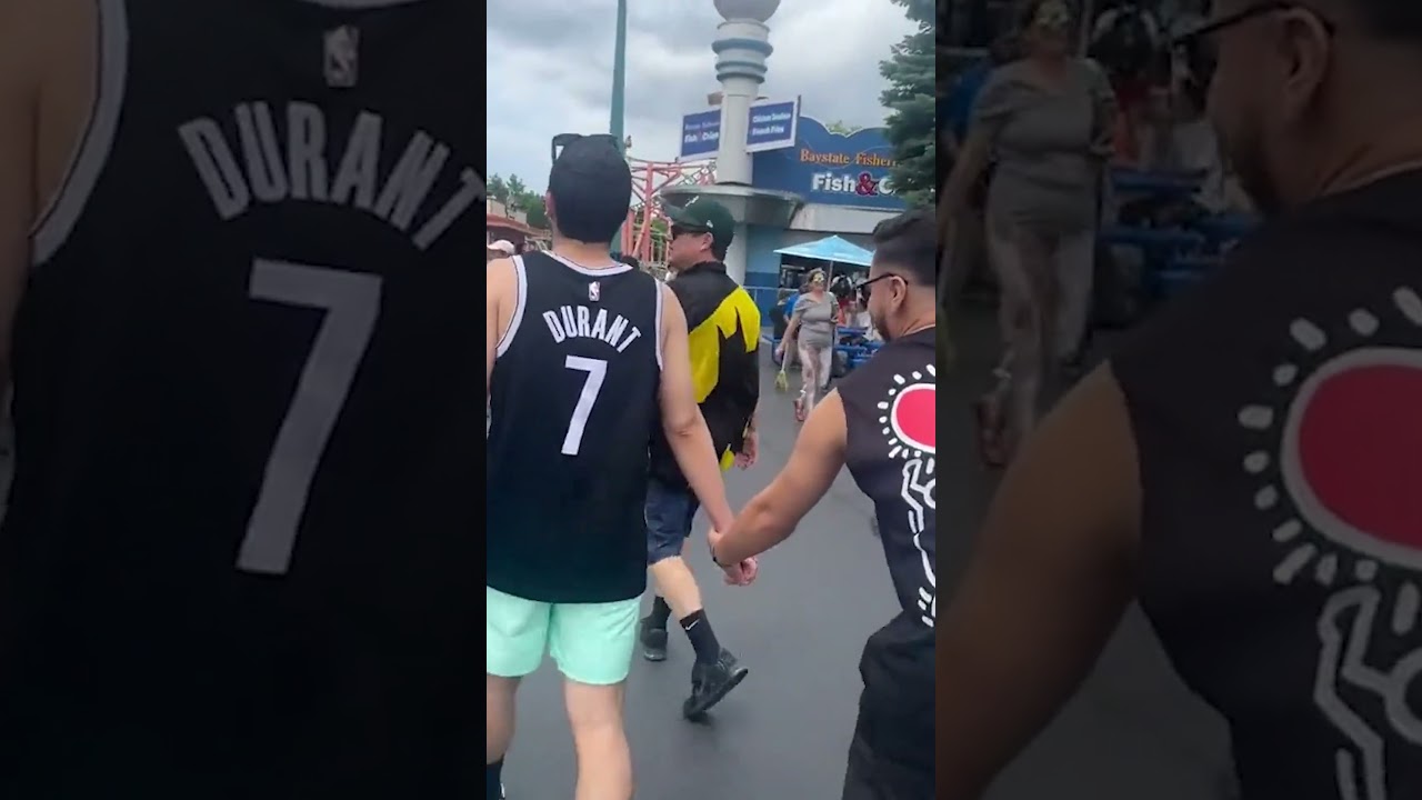 He thought he was holding hands with his girlfriend&hellip; #funny #prank #couple #epic #reaction