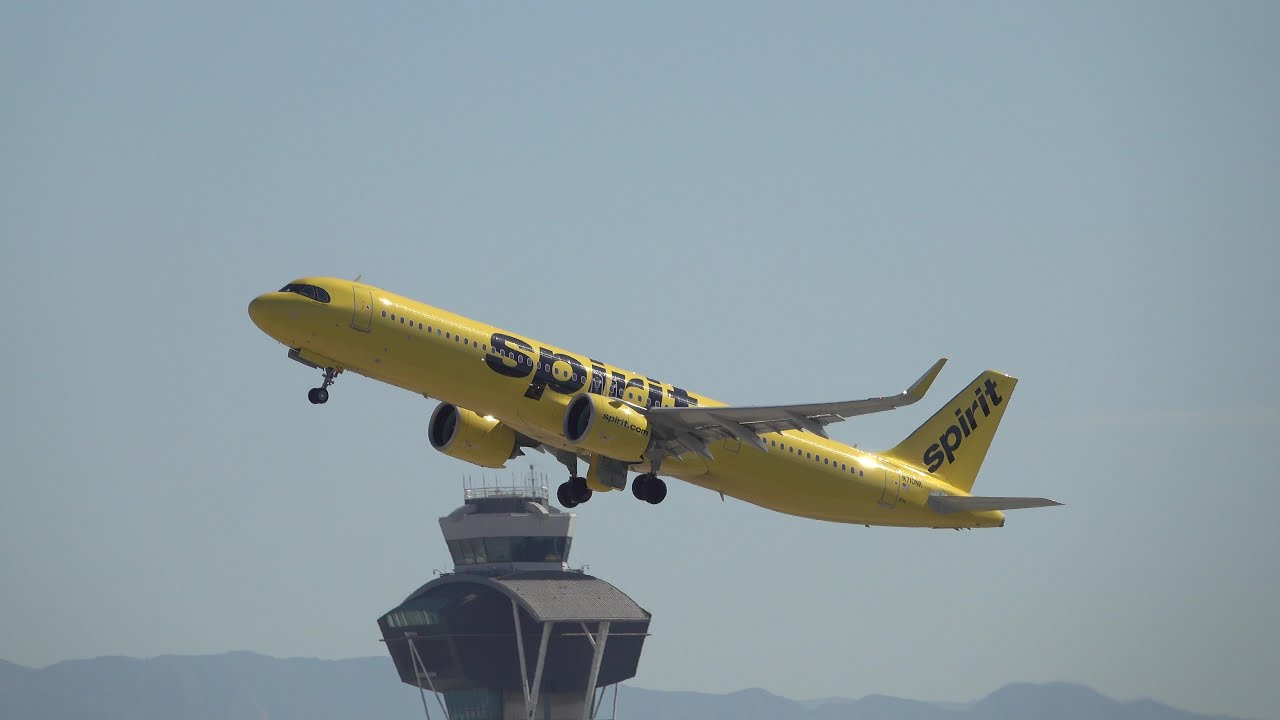 SUNNY LOS ANGELES Airport Spotting | CRJ-700, B737 MAX, A321neo and more! | 4K