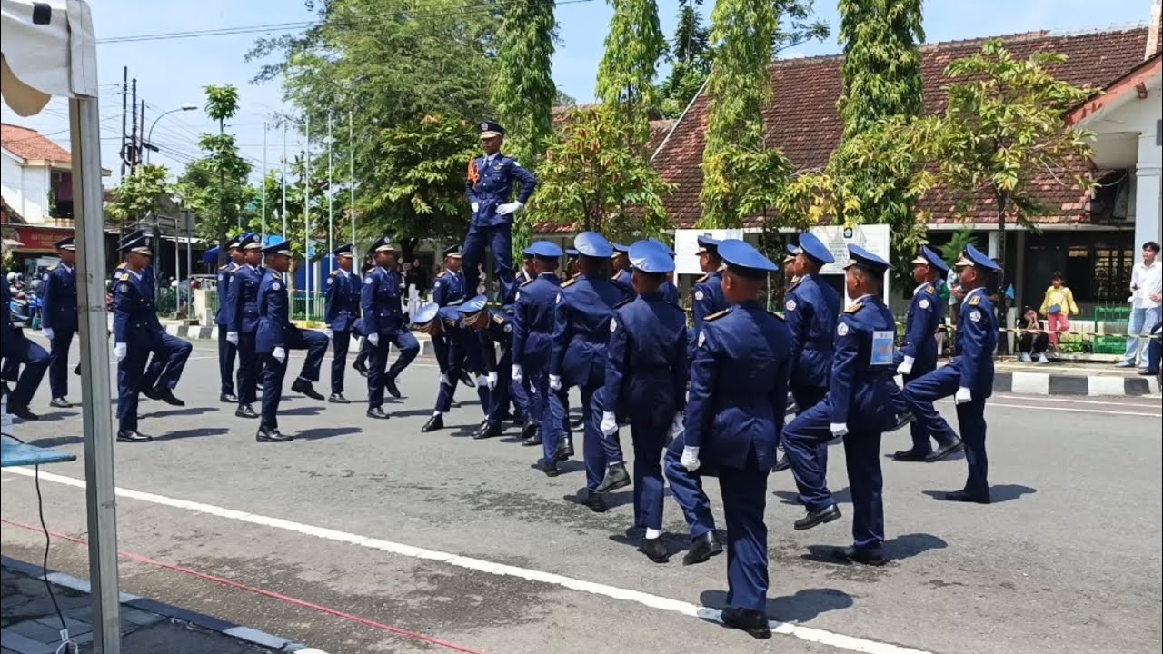 FULL DISPLAY SMPN 1 SENTOLO PUTRA LOMBA BARIS BERBARIS GEMA BINANGUN KULON PROGO 2025