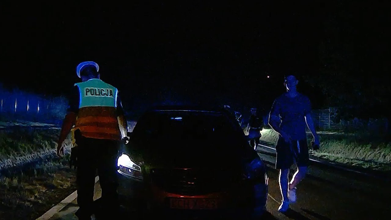 Kontrolujemy wszystkich, ale jak Pan chce, to może Pan zawr&oacute;cić...