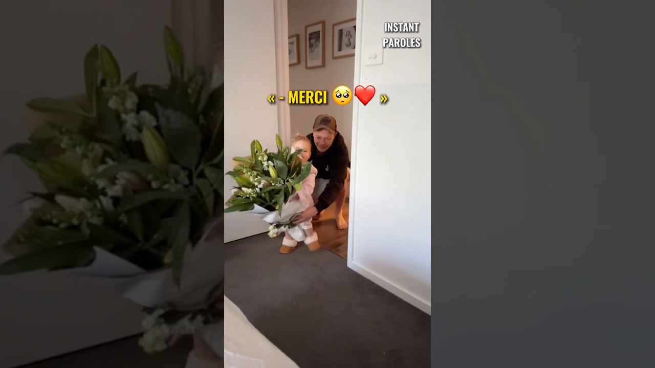 Ce b&eacute;b&eacute; surprend sa m&egrave;re le jour de la f&ecirc;te des m&egrave;res #Maman #Positif #Shorts