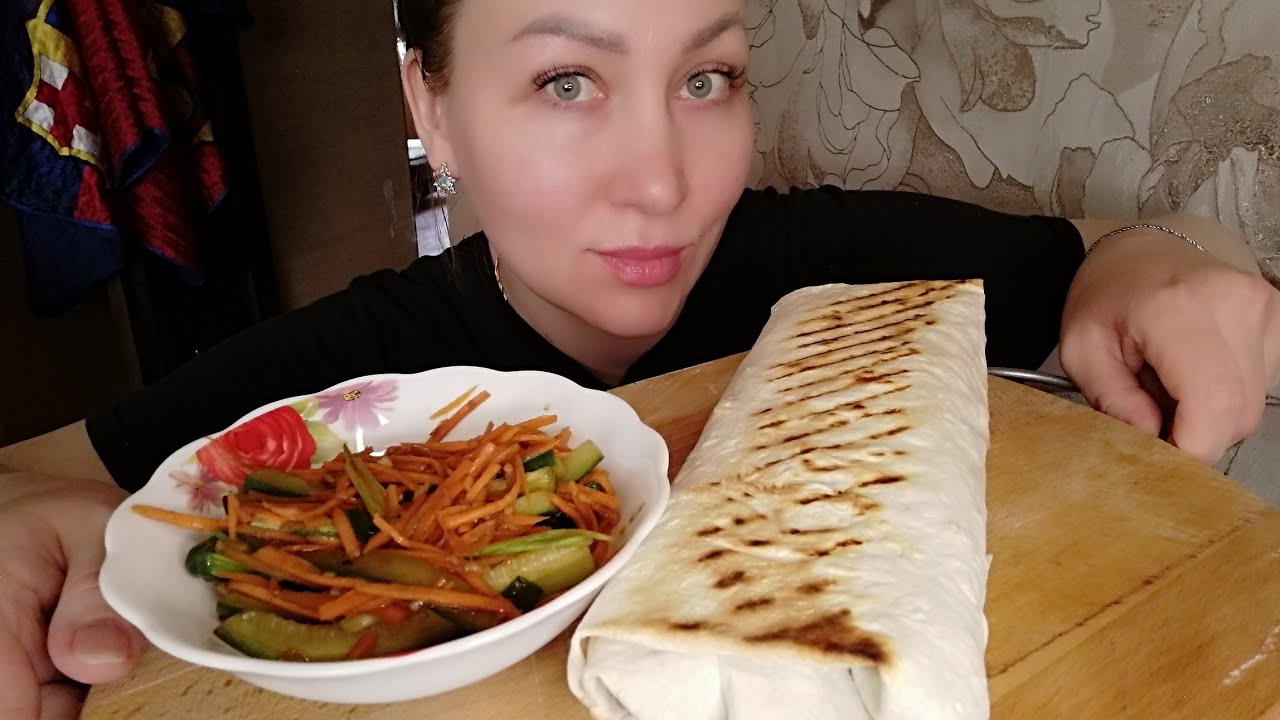 МУКБАНГ/ ШАУРМА🔥/ДАЛА ДЕНЬГИ В ДОЛГ, А МНЕ 