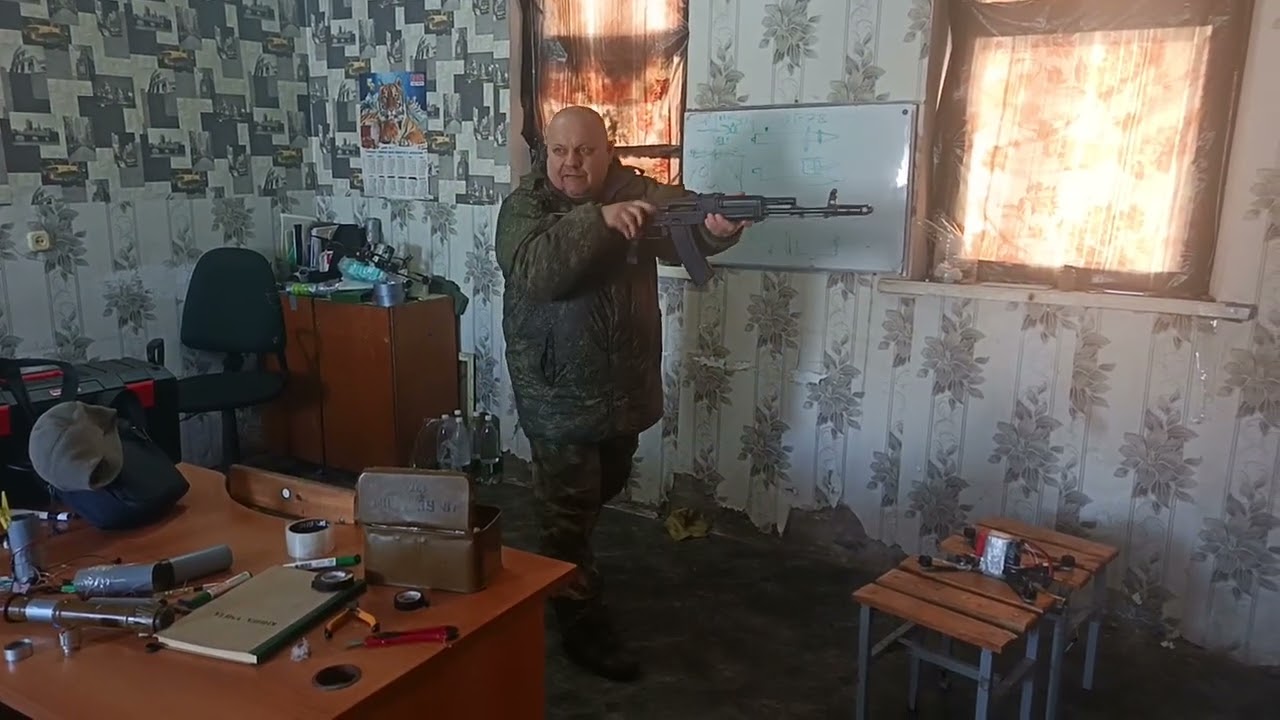 Изготовка к стрельбе стоя ответ на вопрос про ногу