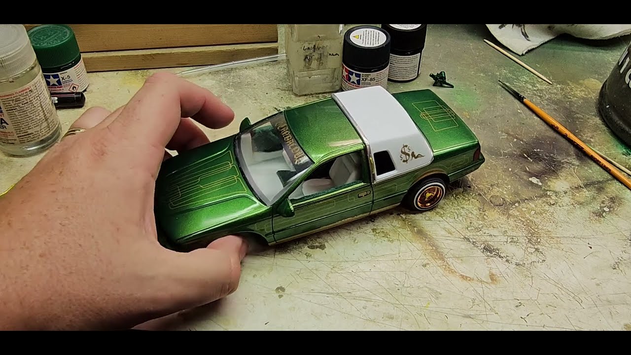Revell 1/25 1992 Mercury Cougar Lowrider 